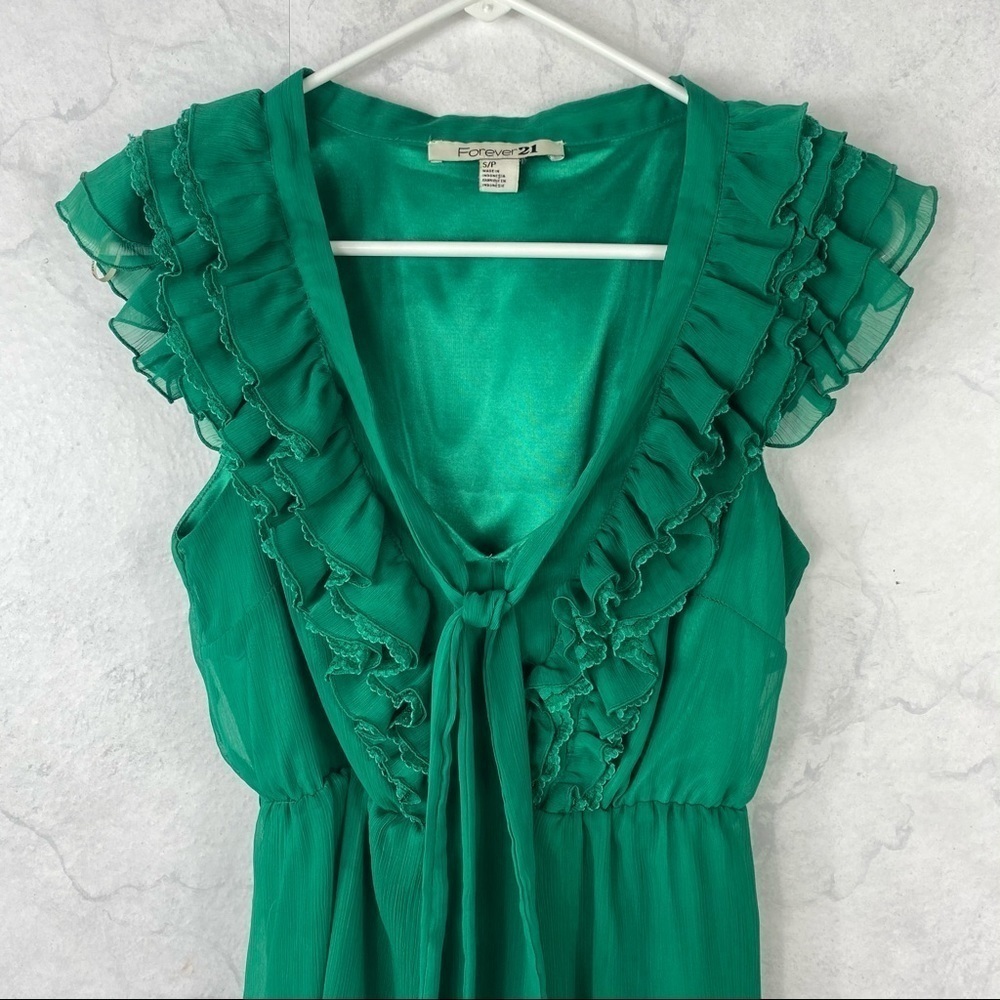 [F21] Green Ruffle Blouse - Picture 2 of 3